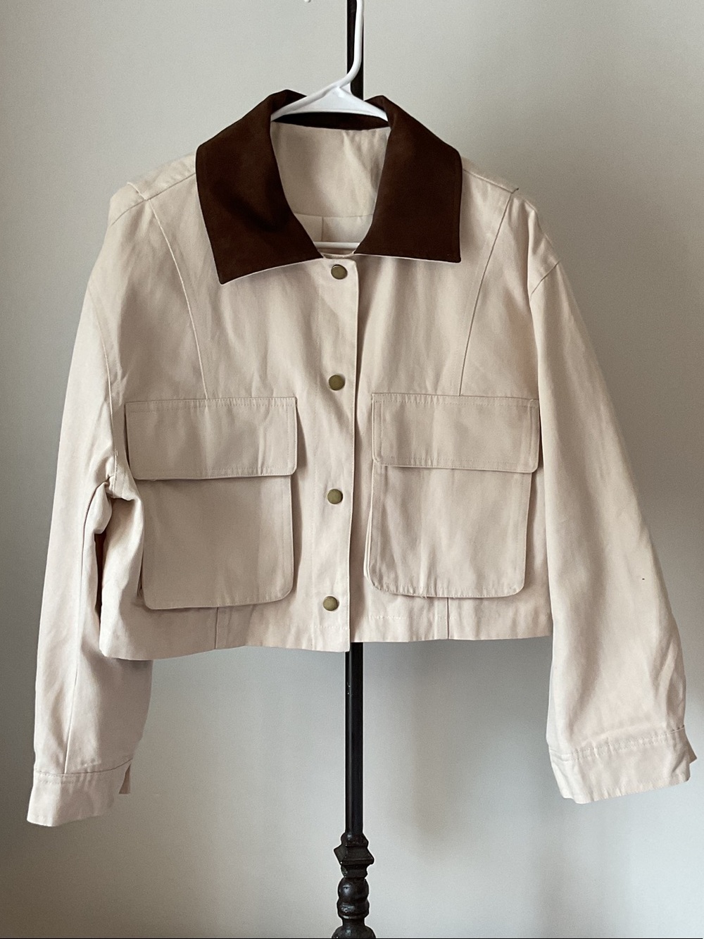 Cropped Canvas Barn Hunting Jacket Cream Beige Contrast Brown suede Collar